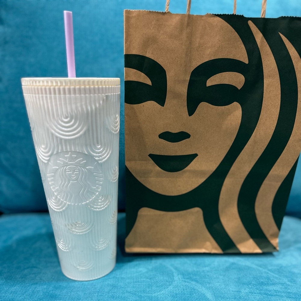 NWT Starbucks 2023 White Pearl Shell Core Siren Scales Cold Cup Tumbler